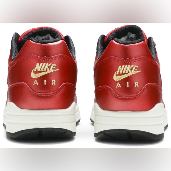 Nike WMNS Air Max 1 University Red/ Metallic Gold - Picture 4 of 5